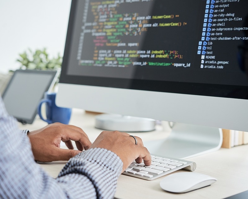 10 Advantages of Outsourcing Software Development