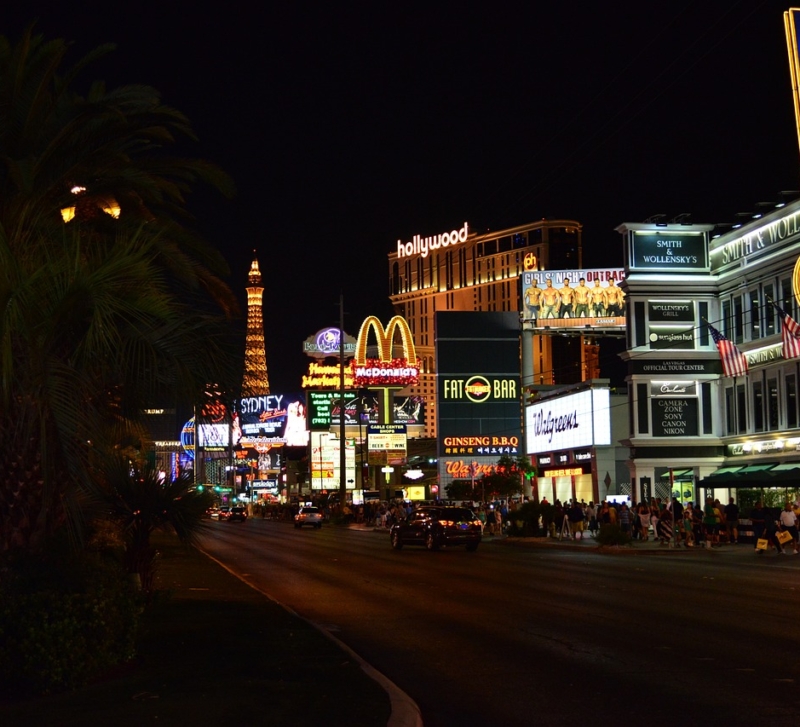 Choosing the Best Fonts for Neon Sign Advertisements