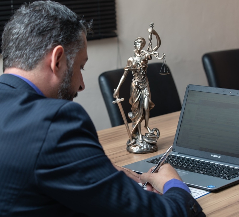 How to Ensure Fair Compensation With the Help of an Injury Attorney
