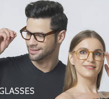 A Comprehensive Guide to Daily Disposable Contacts: Acuvue Moist vs. Dailies AquaComfort