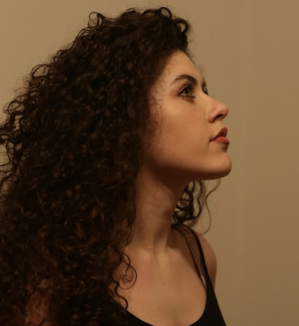 How to Make Your Curls Last All Day: Pro Tips & Tricks