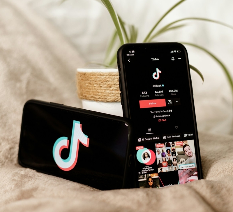 Top AI Music Tools for YouTube and TikTok Creators