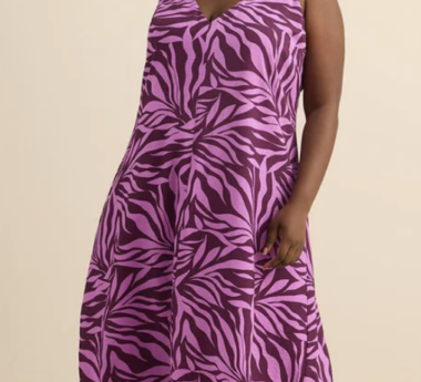 Plus Size Shoppers: What to Look for in Lightweight Summer Dresses