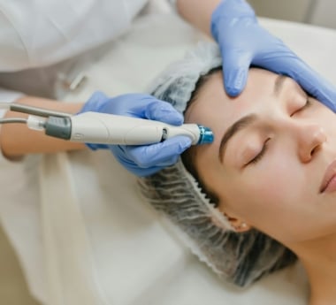 A Beginner’s Guide to Professional Facial Machines for Salons