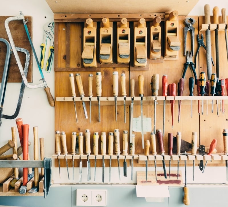 How to Choose Hand Tools and Power Tools for Jobsites