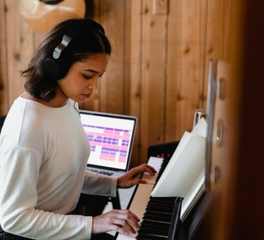 How Small Businesses Can Turn Hold Music and Phone Greetings Into Sonic Branding